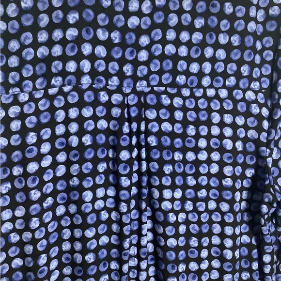 Marie Claire Boutiques 3/4 button up blouse - Picture 3 of 10